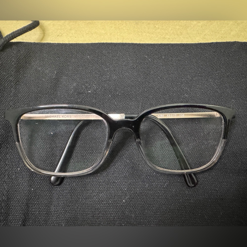 Micheal Kors Stylish Black Eyeglasses - Picture 4 of 7